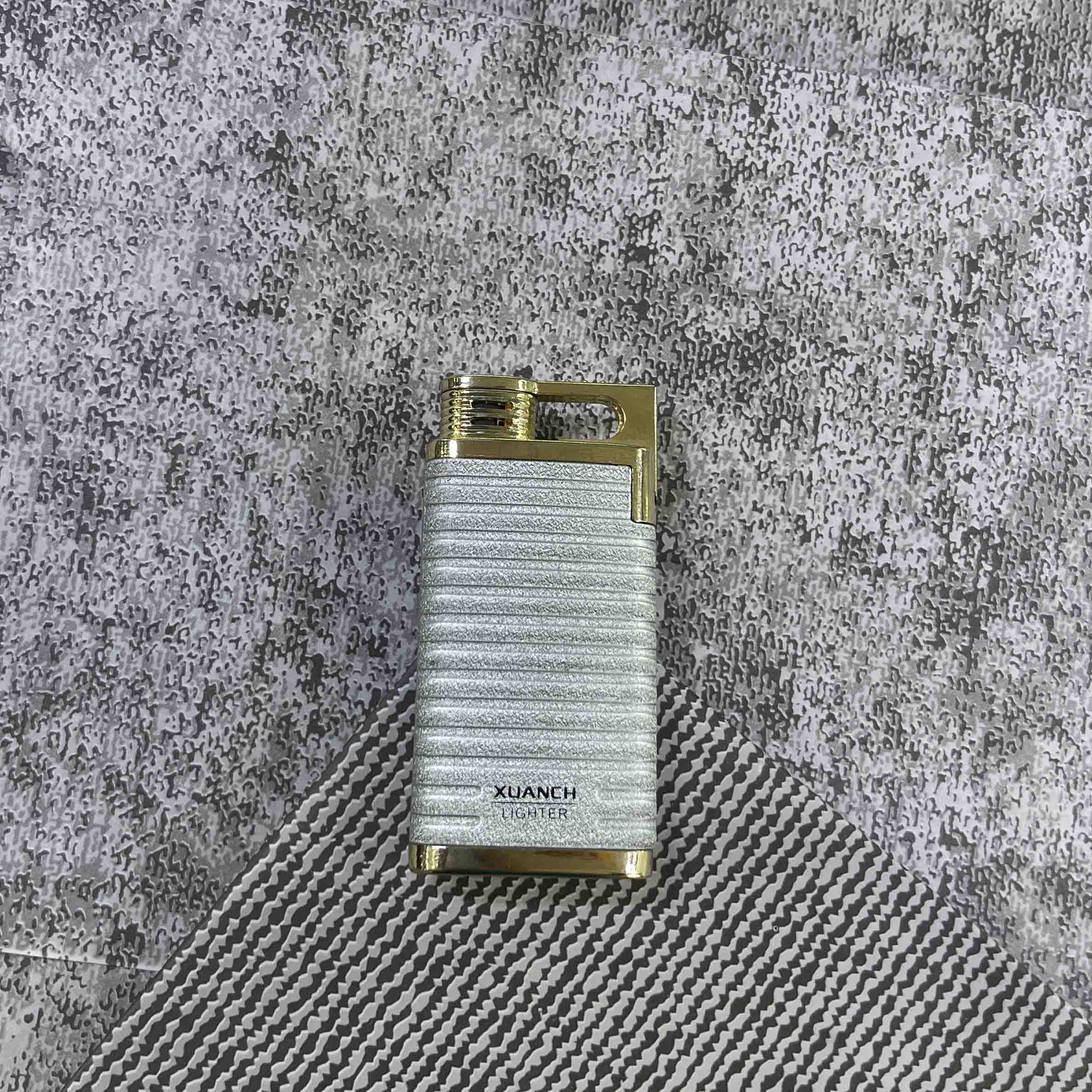 فندک طرح راه راه xuanch lighter کد (8641)