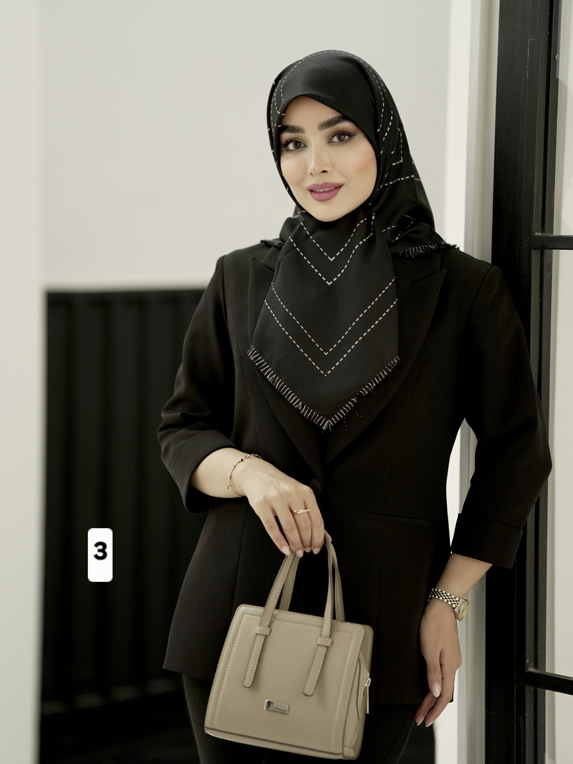 روسری ابریشم توییل قواره کوچک کد ۱۰۸۴ - 3