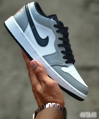 کتونی نایک جردن طوسی سفید سایز 37 تا 40 NIKE JORDAN - سایز 45