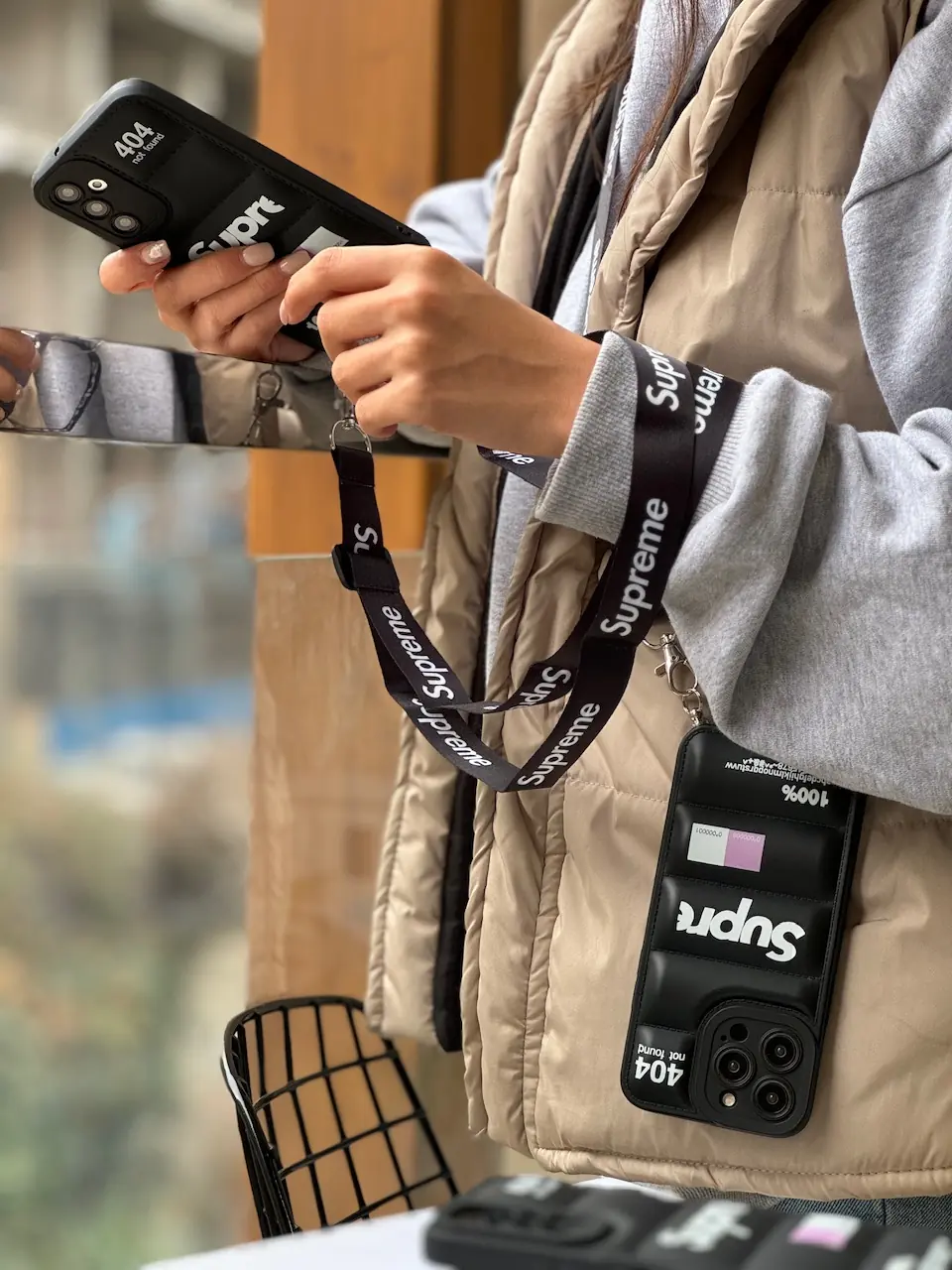 قاب پافر Supreme با بند آیفون ، سامسونگ ، شیائومی