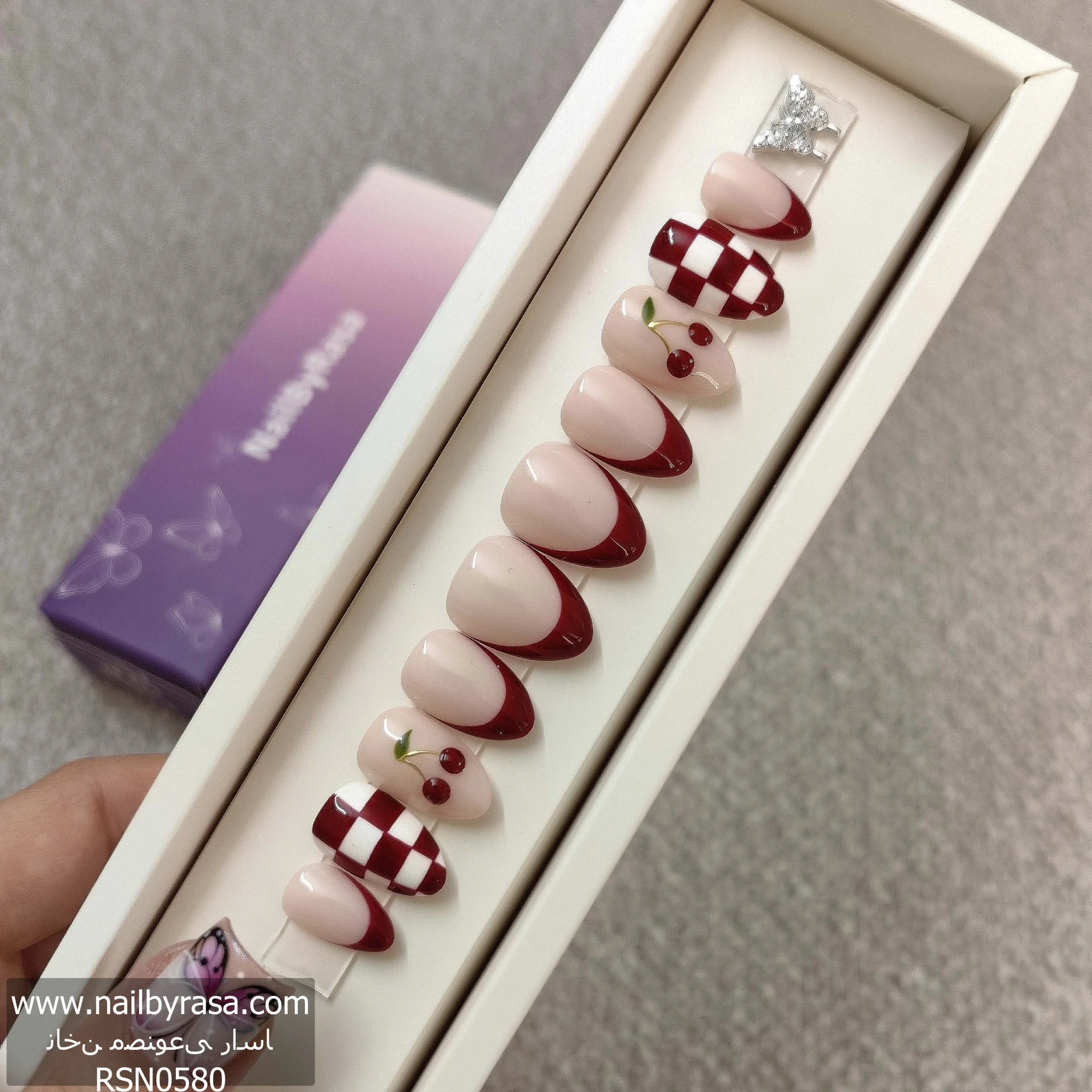 ناخن مصنوعی صورتی فرنچ با طرح گیلاس و شطرنجی بادامی راسا – RSN0580