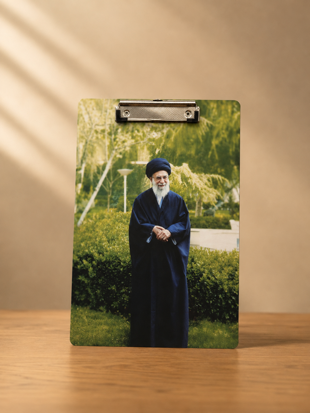 زیر دستی سایز آ4 مقوایی طرح رهبر شهیدم چهار