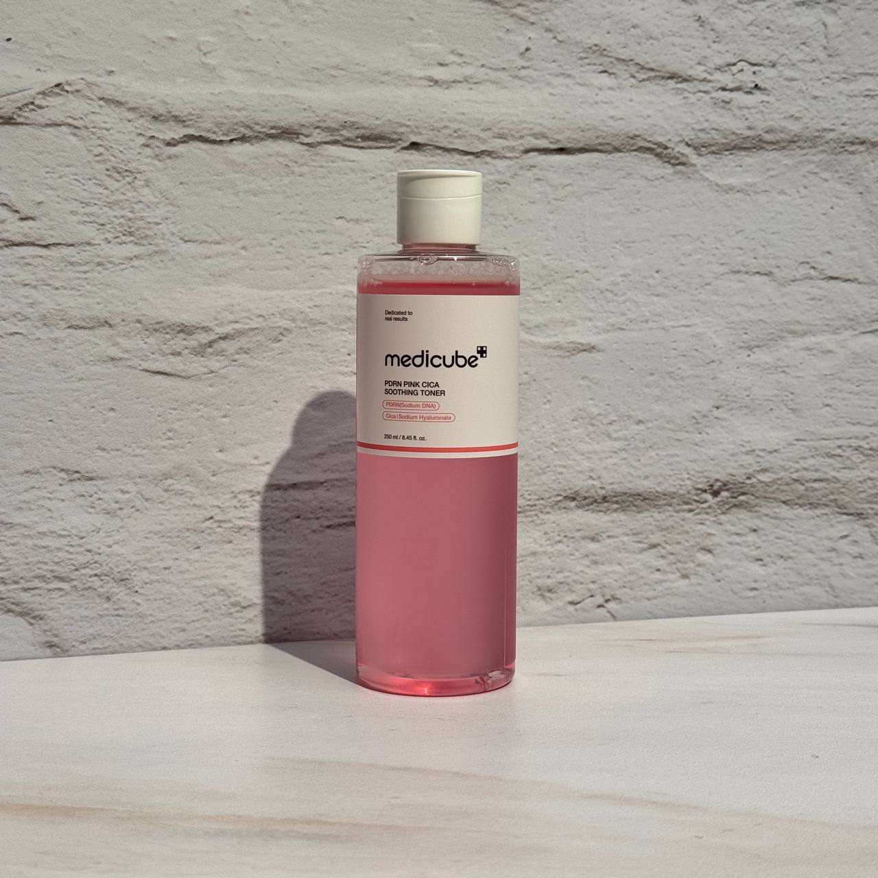 تونر تسکین دهنده و روشن کننده سیکا مدی کیوب MEDICUBE PDRN Pink Cica Soothing Toner