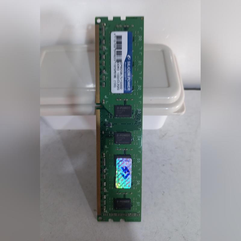 یک عدد رم 2 گیگ DDR3 Silicon Power-استوک(باس 133)