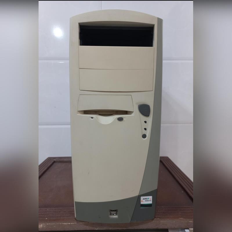 جعبه کیس کرم رنگ Athlon xp قدیمی و کلکسیونی