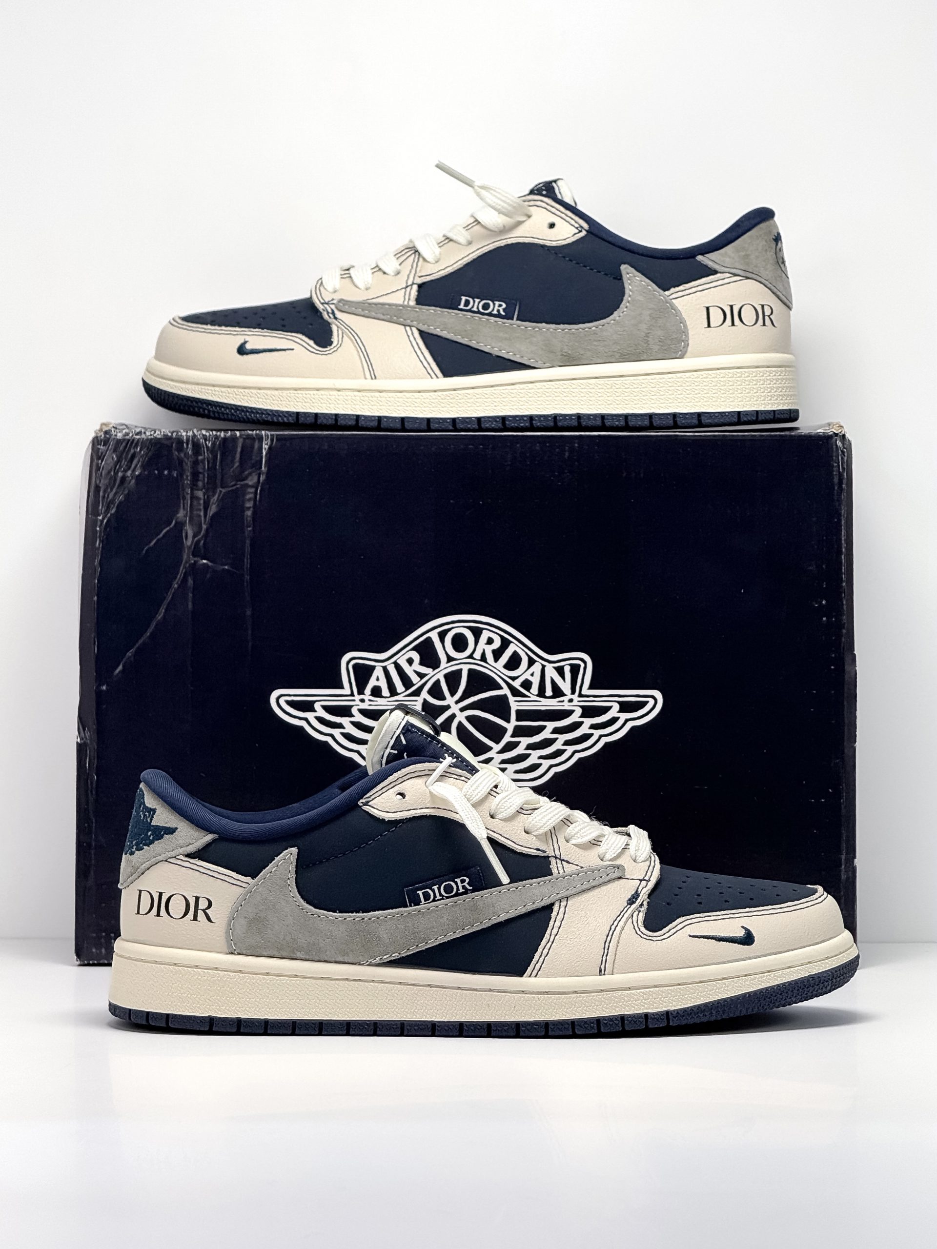 کفش نایک ایر جردن وان لو تریوس دیور کرم سرمه ای خاکستری Nike Air Jordan 1 Low Travis Dior Cream Navy Grey