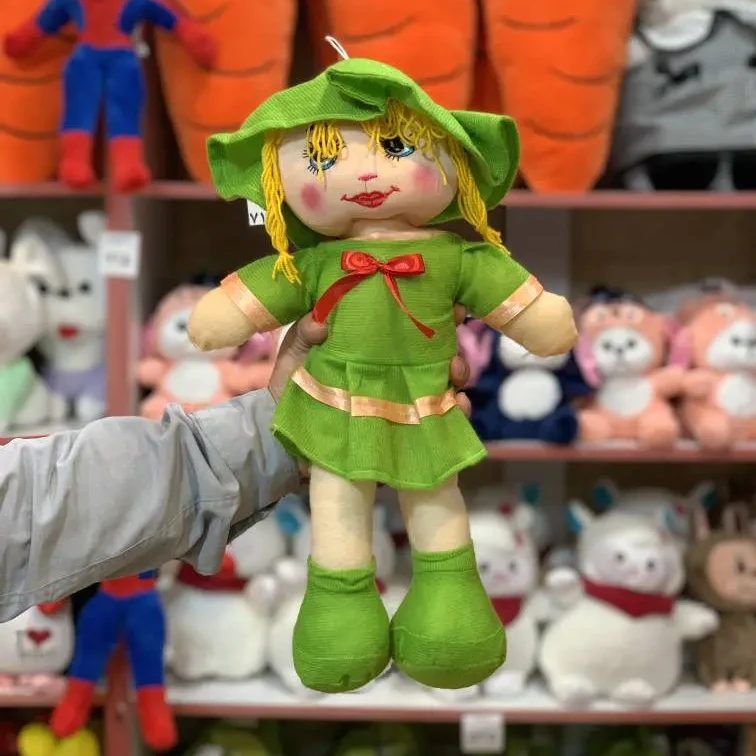 عروسک دختر مهربان سبز سایز ۱