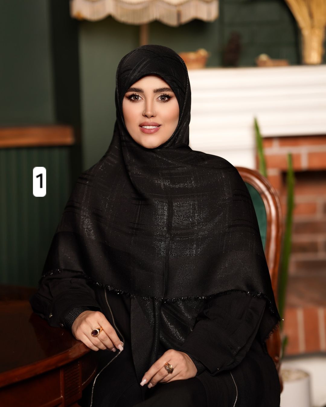 روسری مشکی نخی کد ۴۰۸