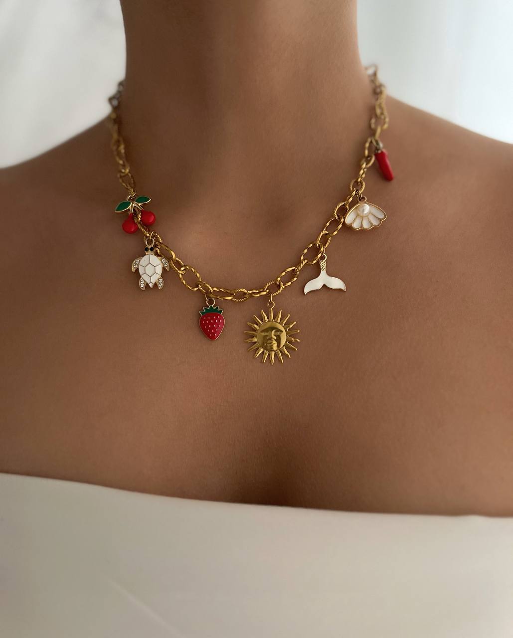 گردنبند چارم دار لاکوالگی