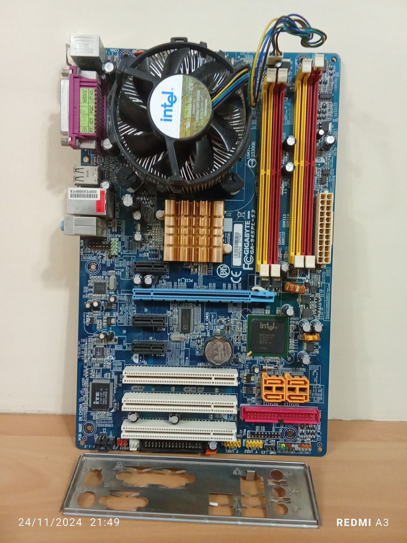 باندل مادربرد(DDR2) گیگابایت مدل GA-945PL-S3