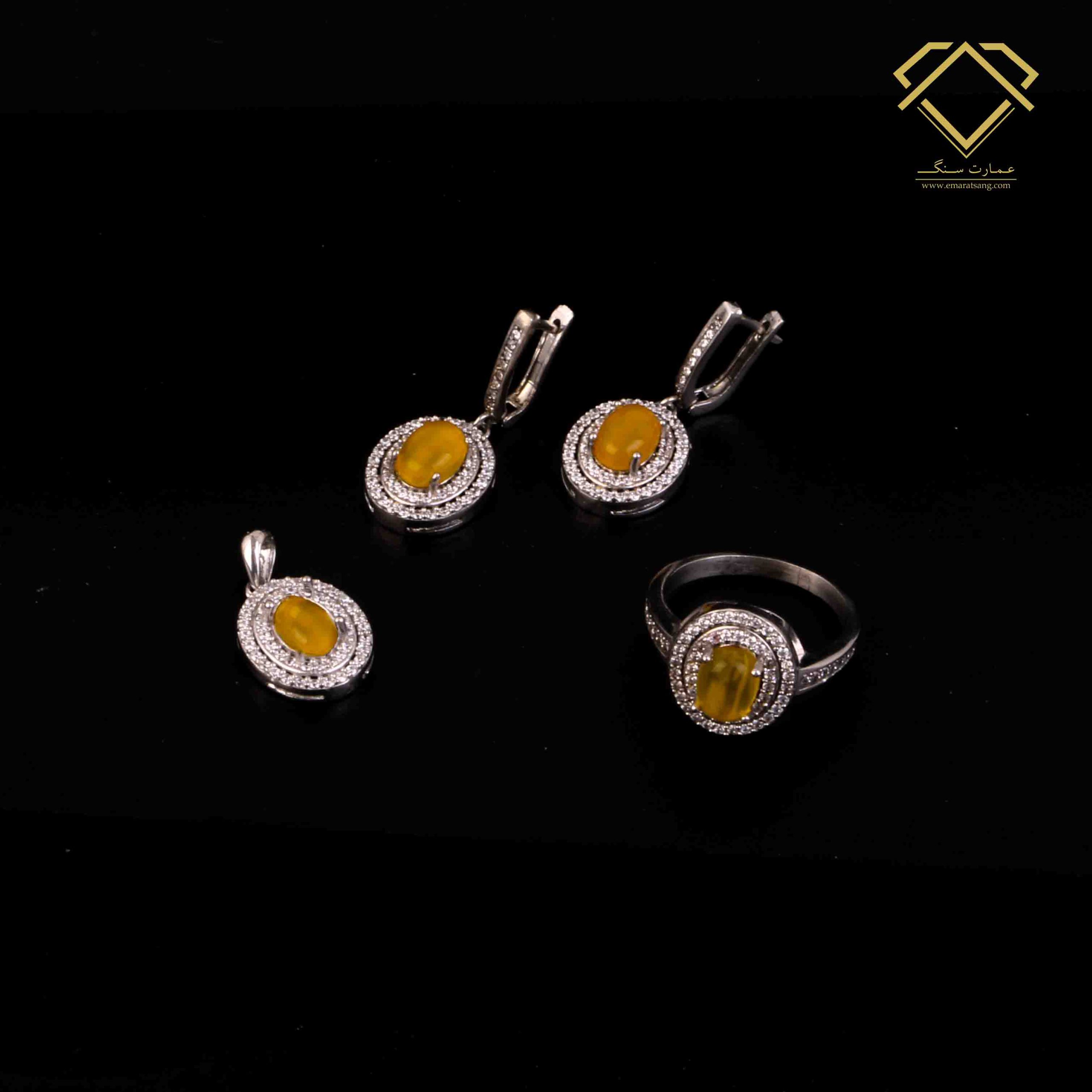 نیم ست نقره زنانه عقیق زرد با حکاکی دعای شرف الشمس طرح یاسمن