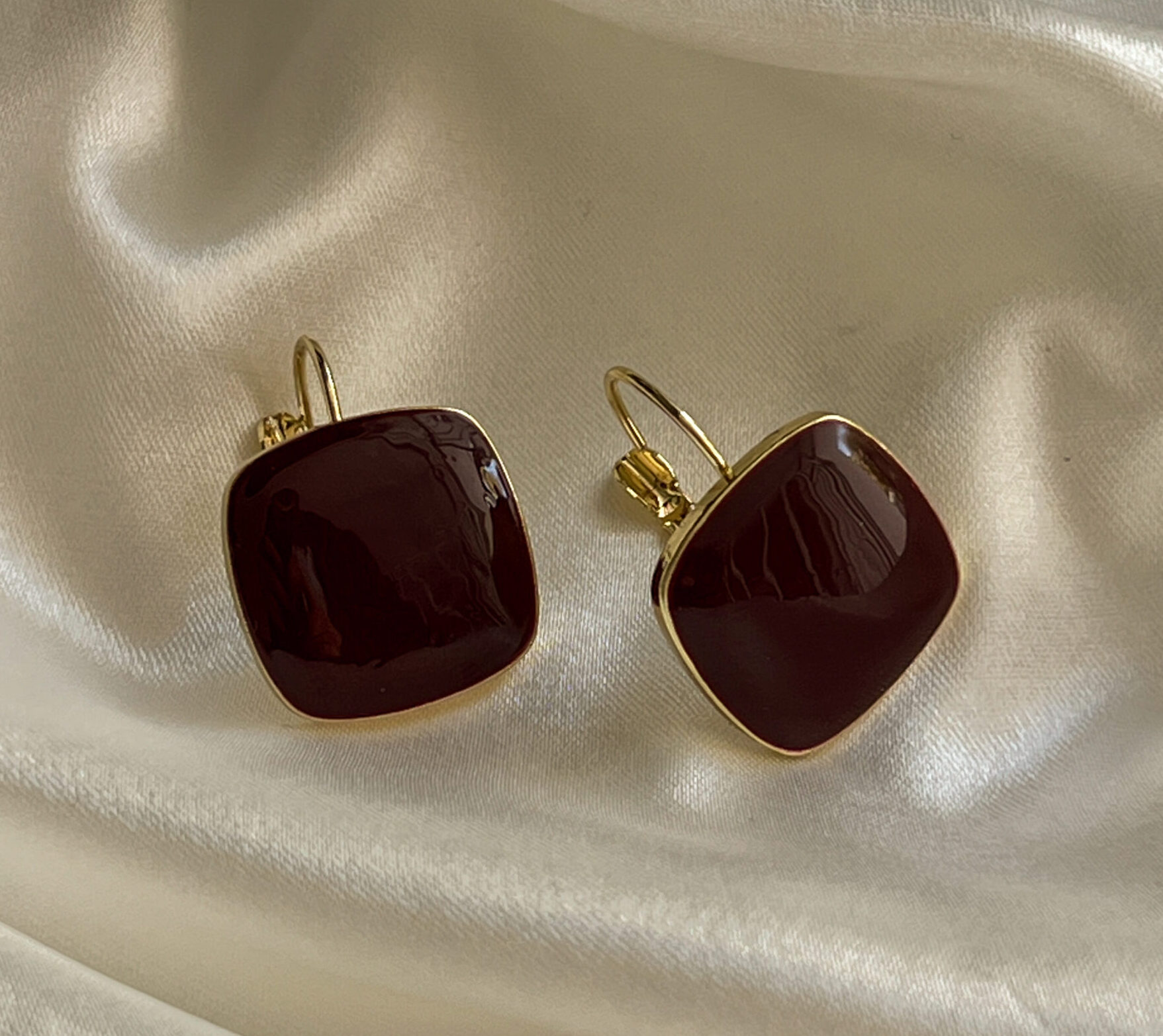 گوشواره مربعی