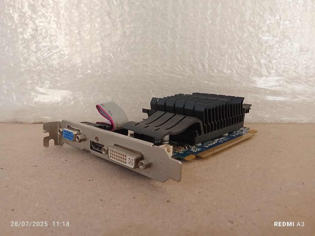 کارت گرافیک یک گیگ ASUS مدل GFORCE GT520-استوک
