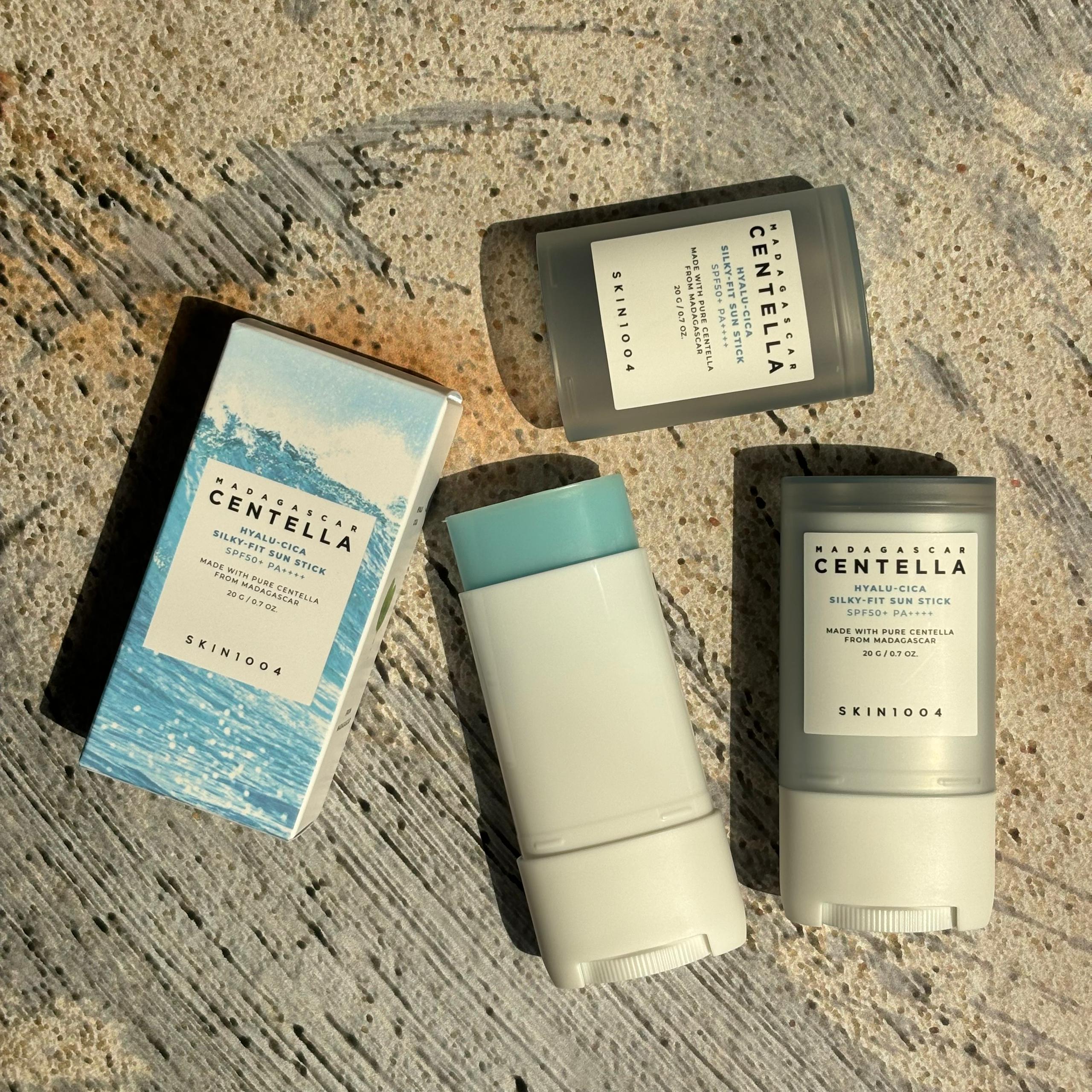 ضد آفتاب استیکی آبرسان و تسکین دهنده هیالو سیکا سنتلا اسکین 1004 20 گرمی  SKIN1004 Hyalu Cica Silky Fit Sun Stick