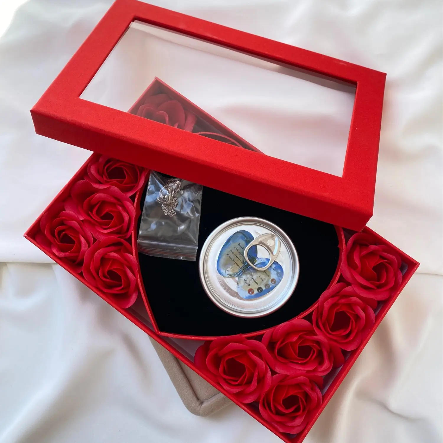 گردنبند مروارید طبیعی عشق با جعبه و گل کد 2978