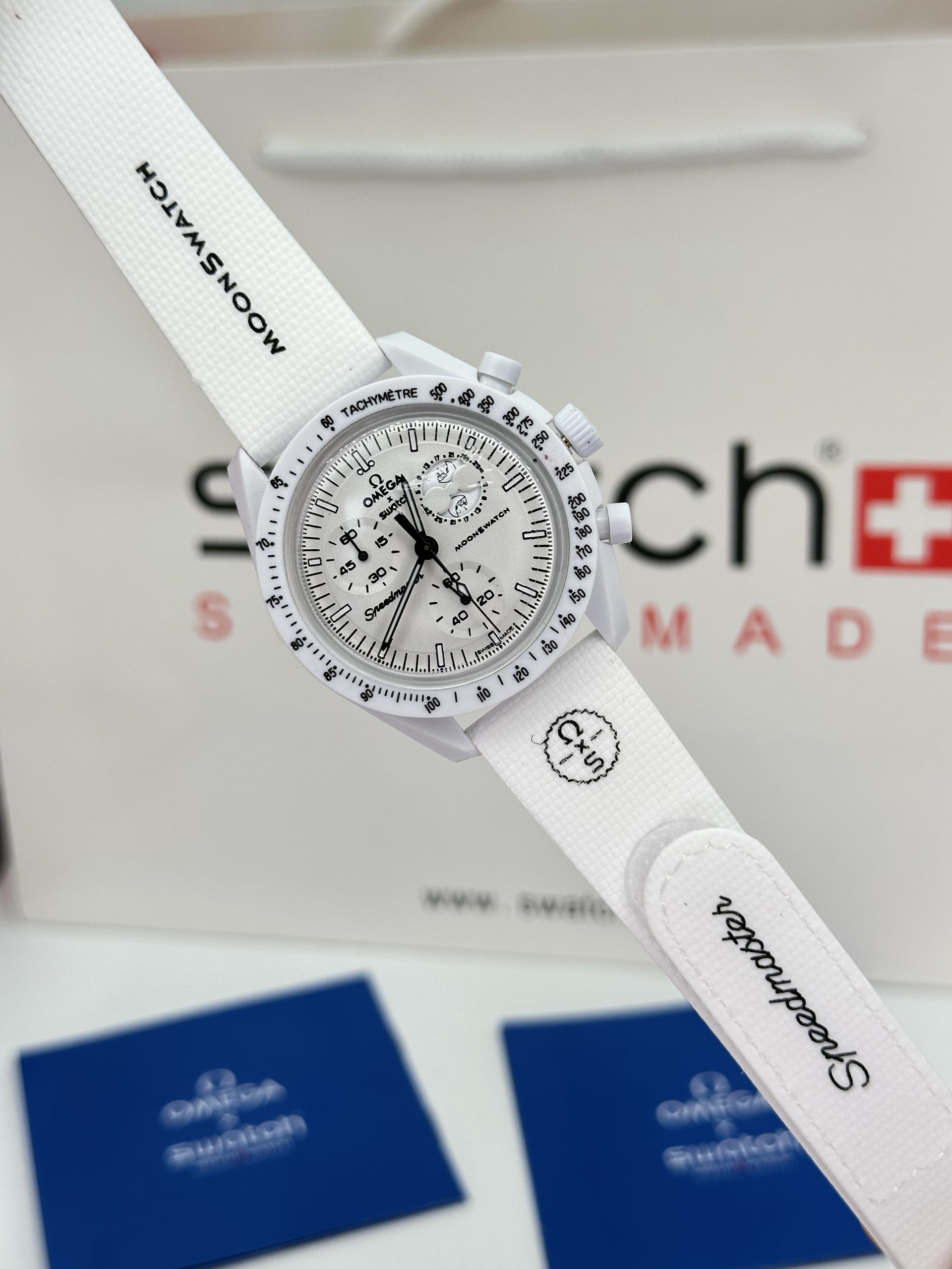 ساعت امگا سواچ ماه سفید اسنوپی Omega Swatch Mission To Moon Snoopy 2026