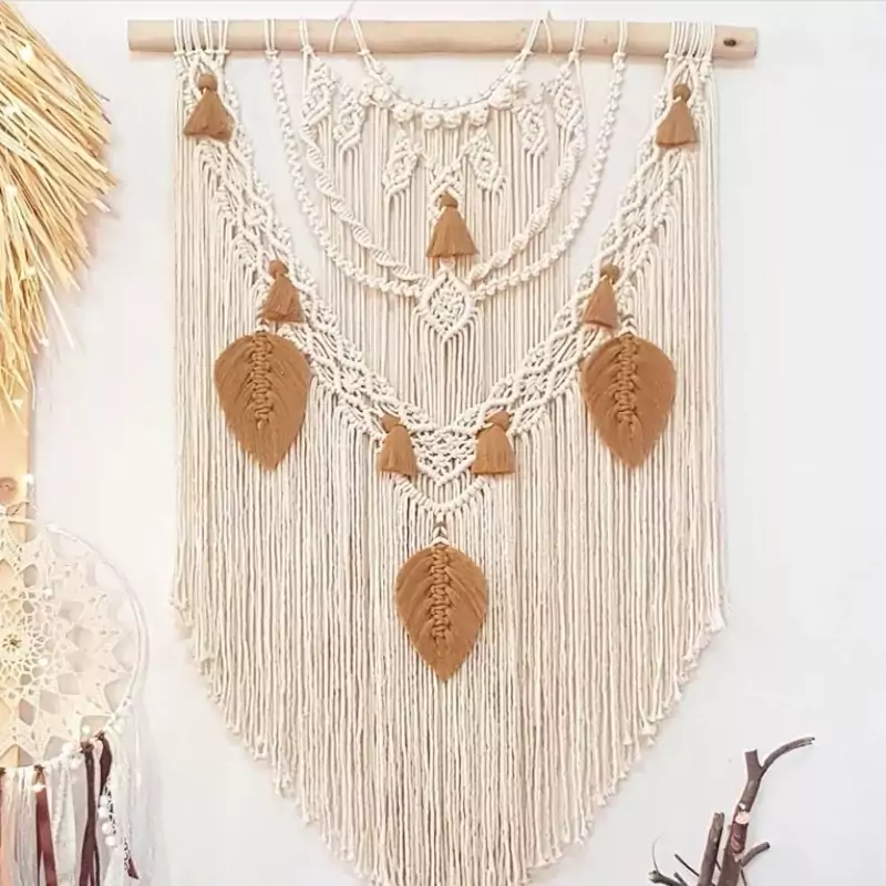 دیوارکوب جذاب مکرومه بافت طرح عروس برند ریسمونک و رنگ دلخواه