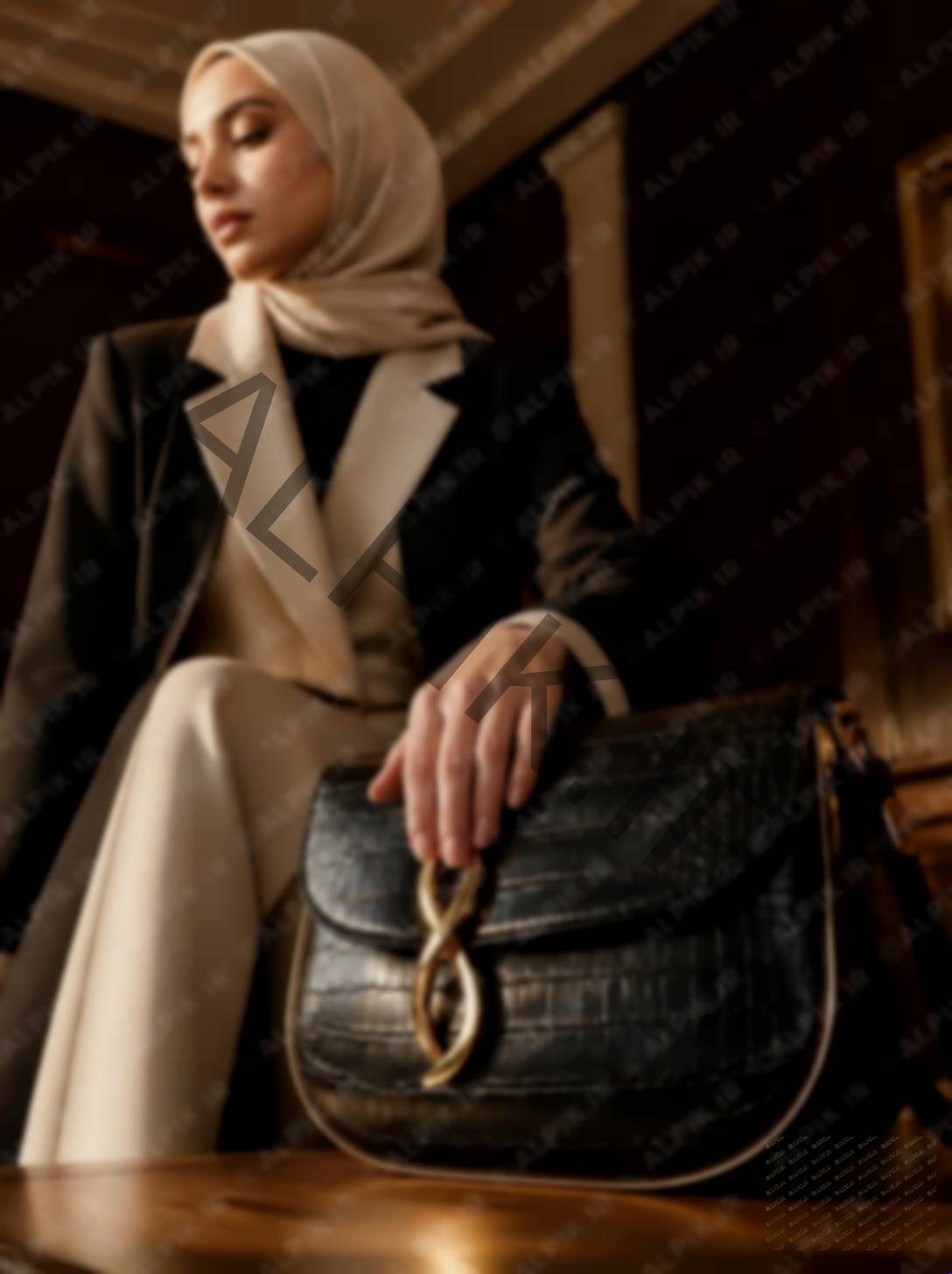 کیف دوشی چرم مشکی زنانه لوکس