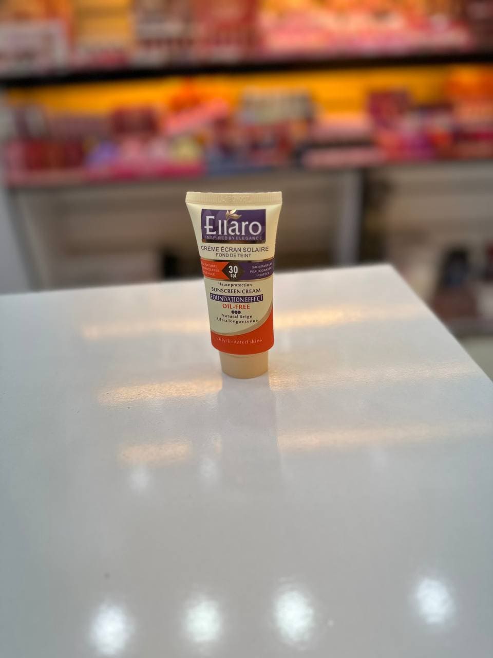 کرم ضد آفتاب الارو فاقد چربی رنگی SPF30