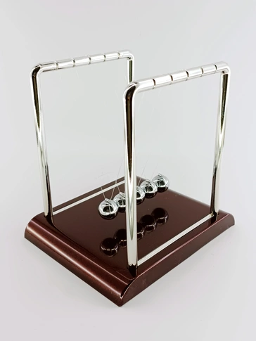 آونگ دکوری یک هدیه شیک و ماندگار