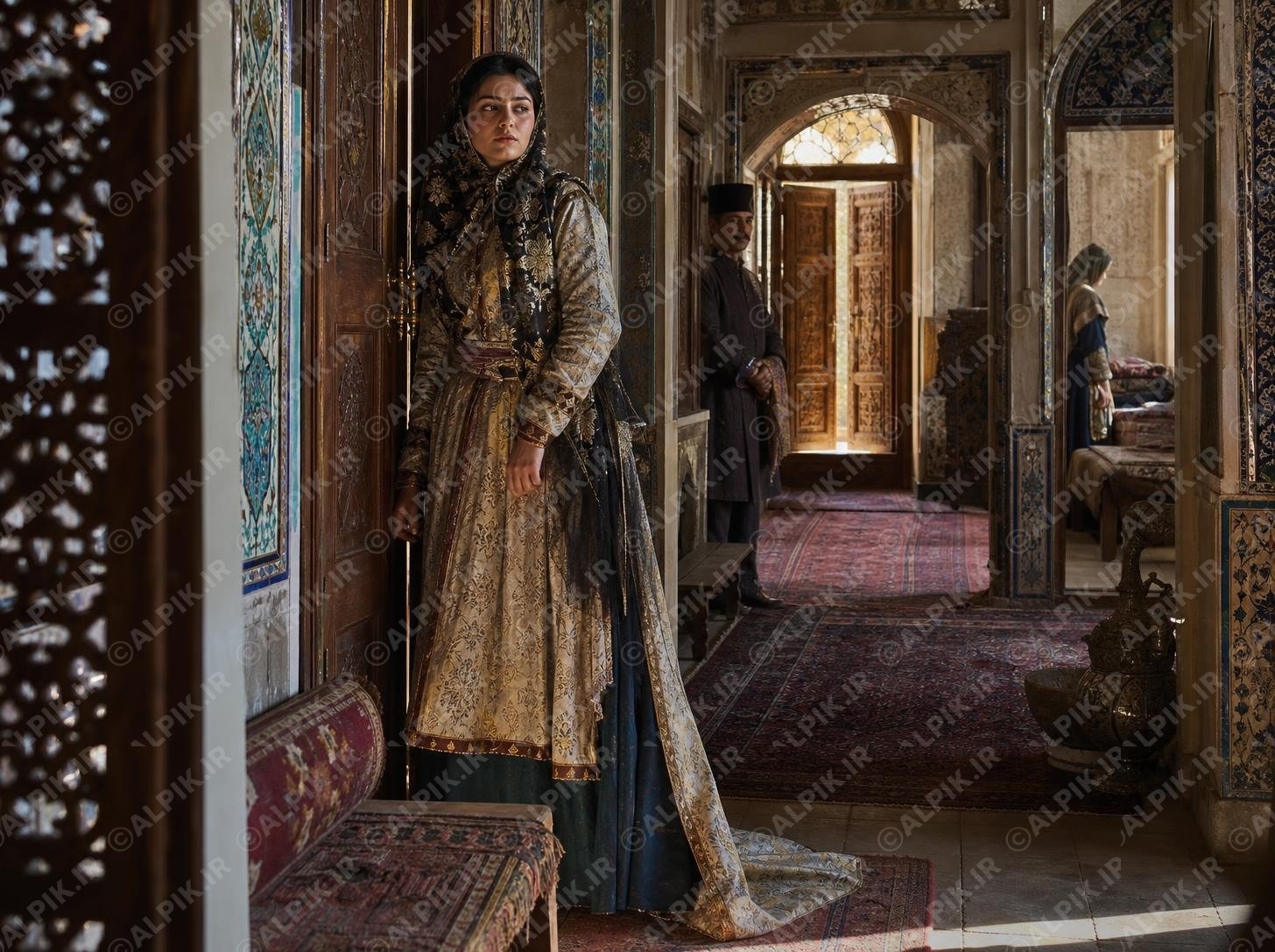 پرتره تاریخی در عمارت ایرانی