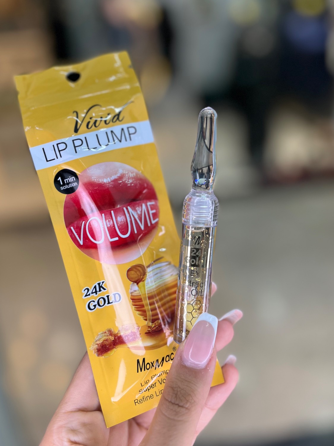 لیپ گلاس حجم‌دهنده MAX MAC مدل24k gold