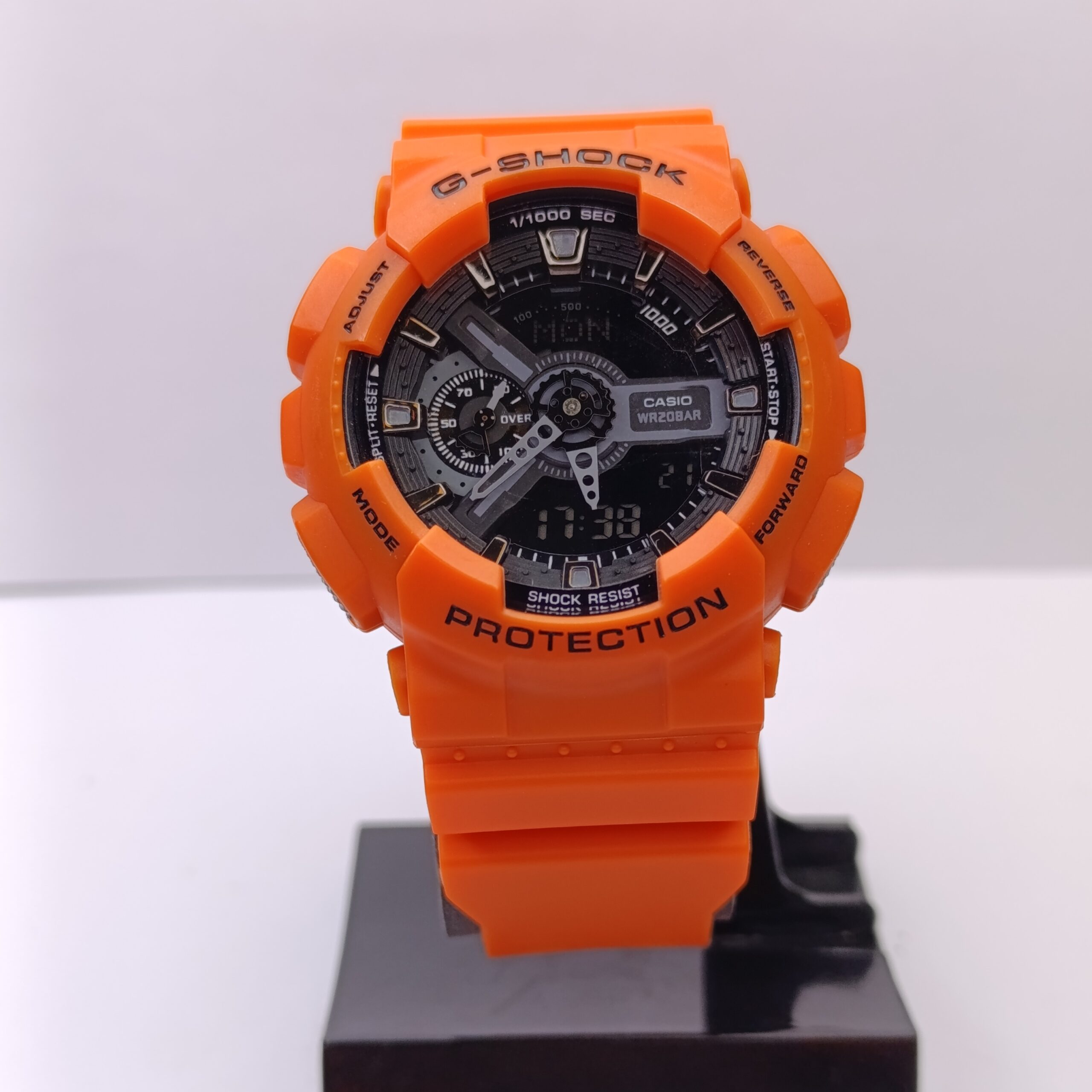 ساعت مردانه جی شاک مدل بند نارنجی G-SHOCK ga-110
