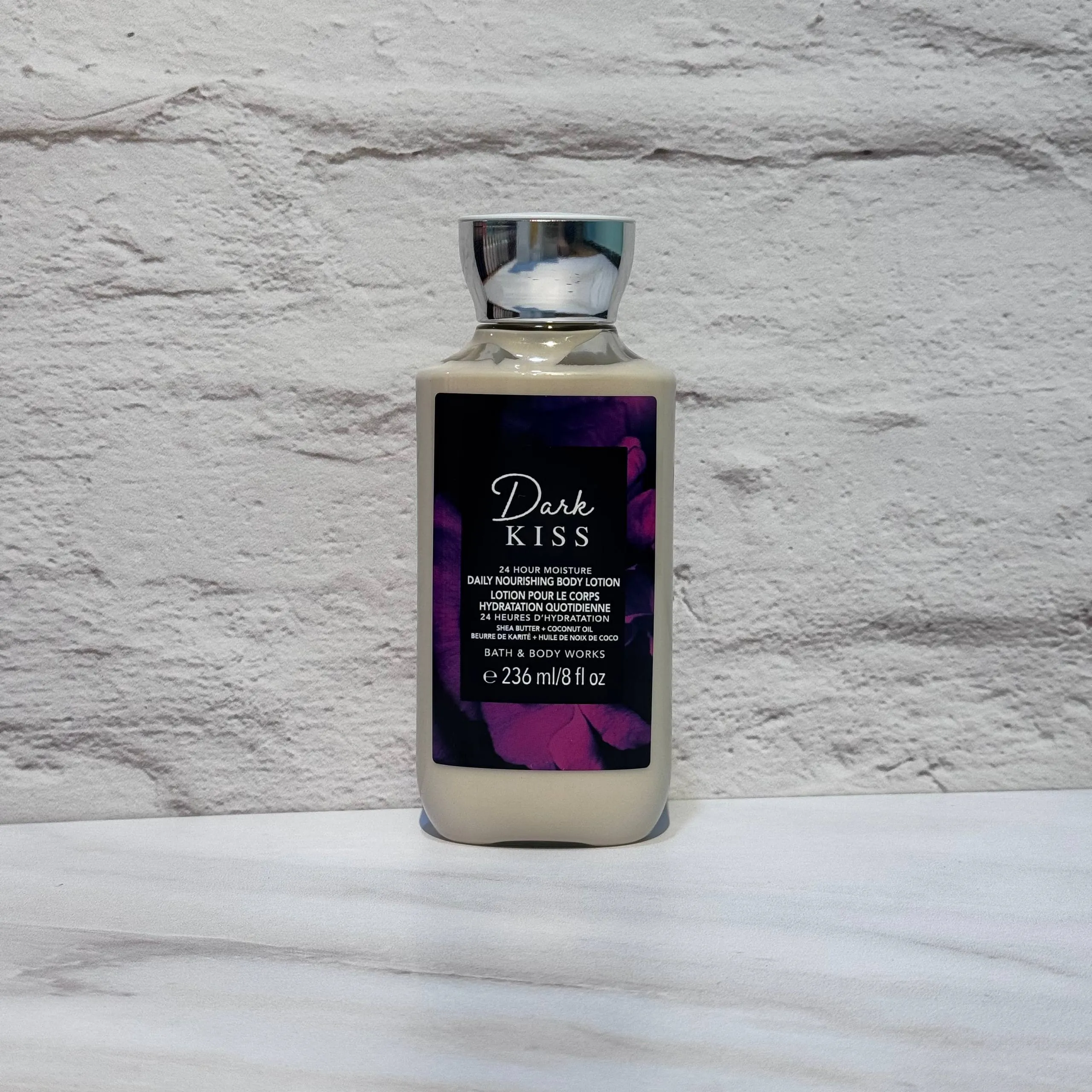 لوسیون بدن بث اند بادی ورکس مدل Dark Kiss حجم 236 میل Bath &amp; Body Works Dark Kiss Body Lotion