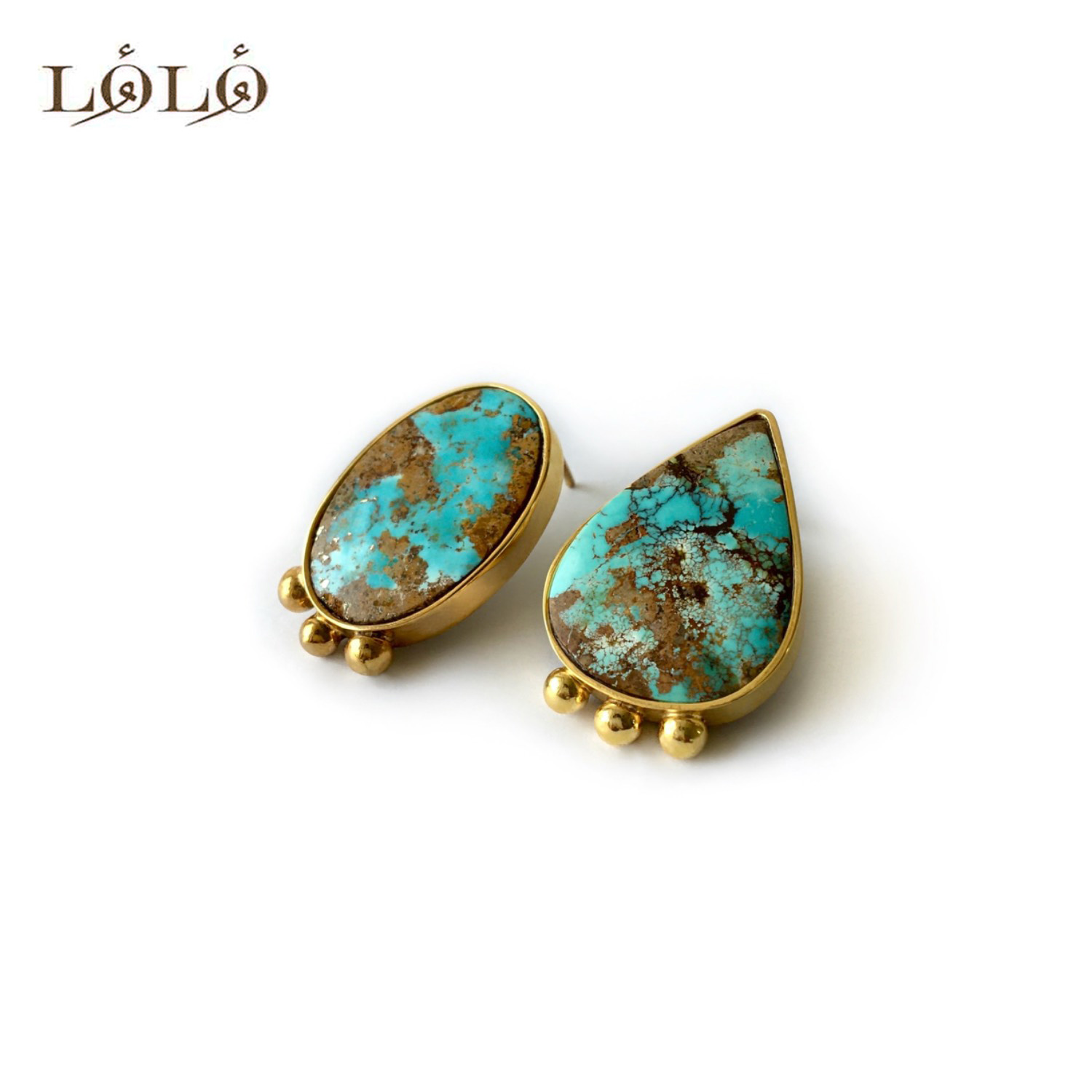 گوشواره فیروزه و گوی کنتراست