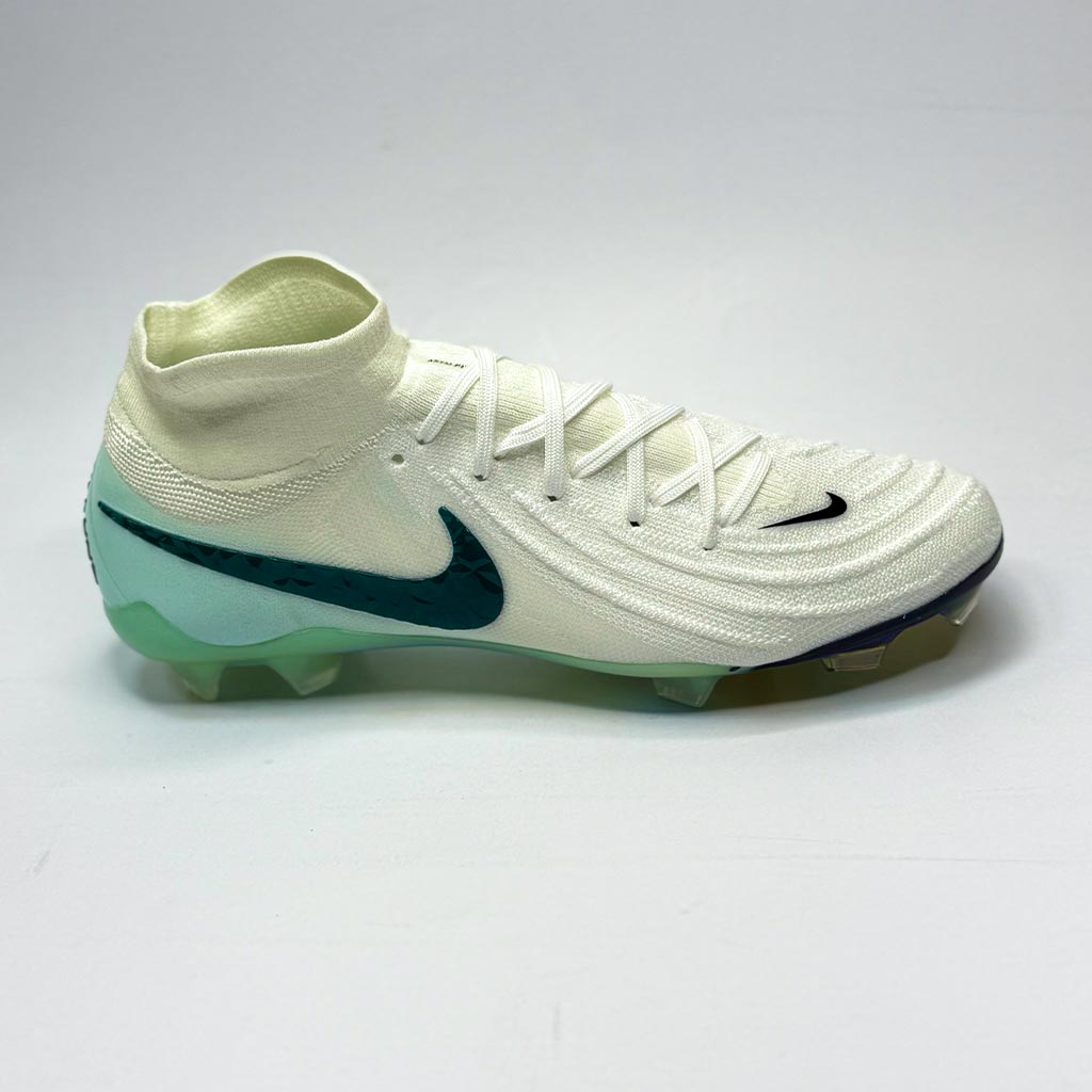 nike phantom luna
