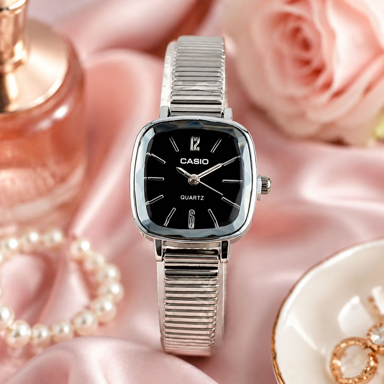 ساعت مچی زنانه کاسیو | casio نقرهای بند کشویی صفحه مربعی مشکی (e) کد XMA-14009