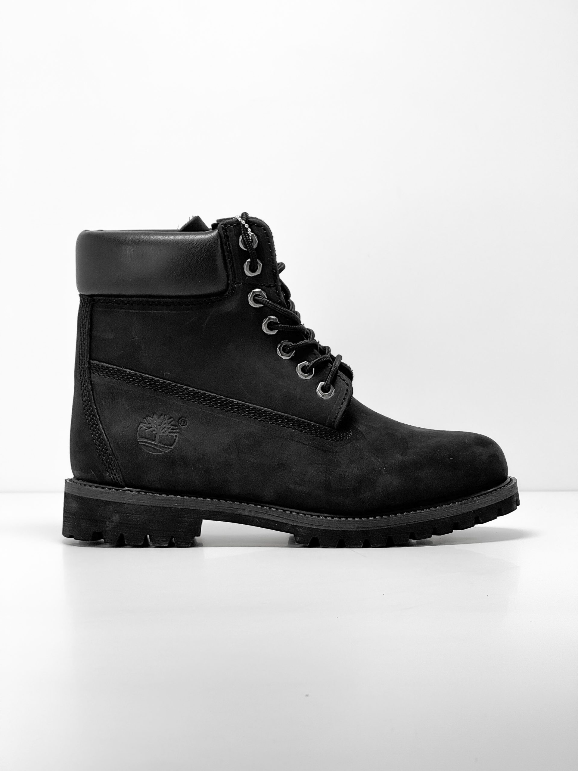 کفش نیم‌بوت تیمبرلند مشکی کلاسیک **Timberland 6-Inch Premium Boot Black