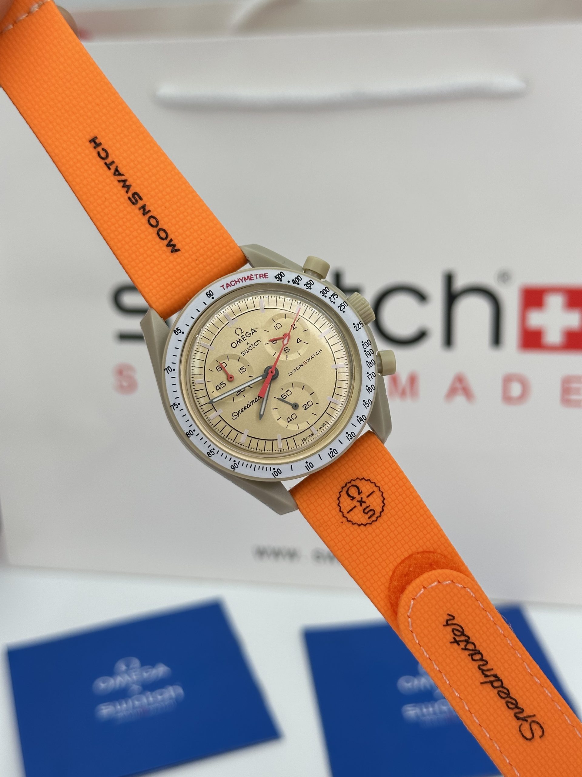 ساعت امگا سواچ ماموریت به مشتری بند رابر نارنجی Omega Swatch2026