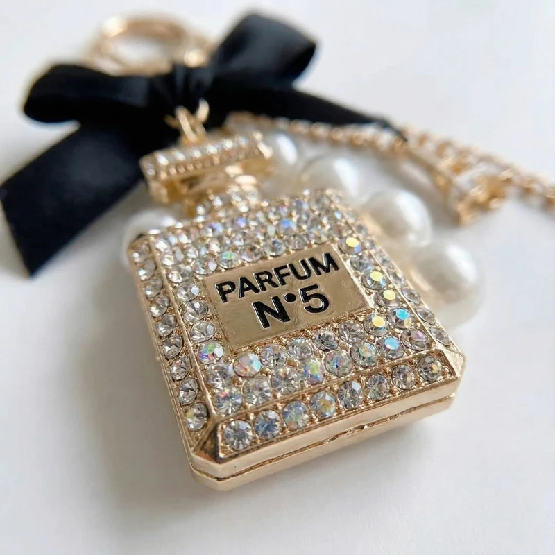 جاکلیدی عطر شنل نگیندار (مدل چارم بگ لوکس و مرواریدی)