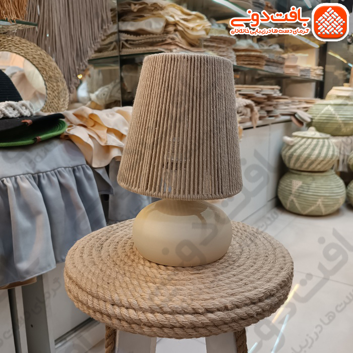 آباژور رومیزی مکرومه کرم پایه فلزی کد 01219