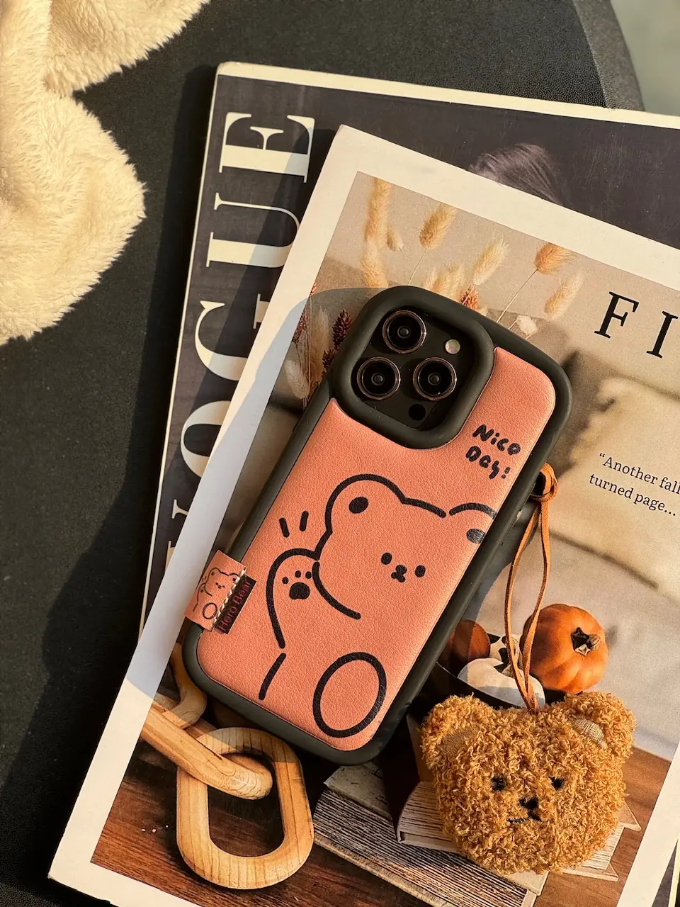 قاب Hero Bear با آویز پشمی