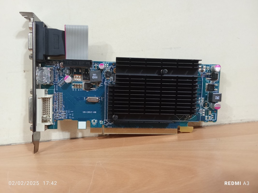 کارت گرافیک 1 گیگ DDR3 مدل ATI RADEON HD 5400 SERIES(استوک)