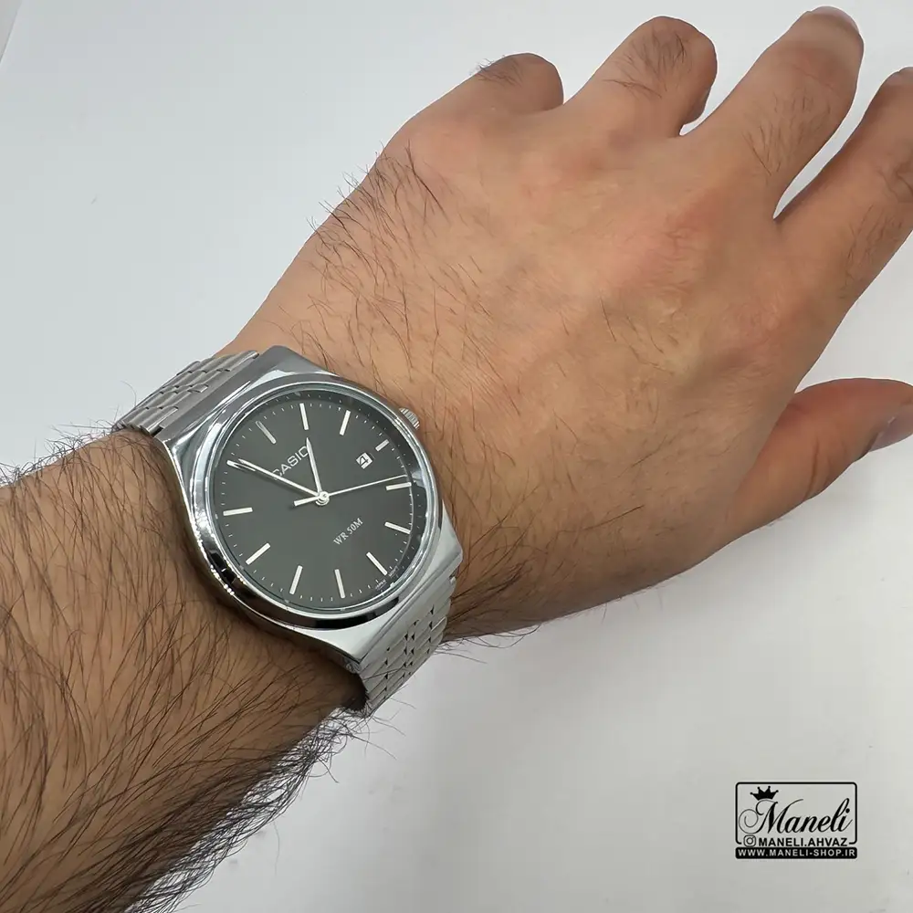 ساعت( casio)کاسیو مردانه نقره ای با صفحه ی مشکی