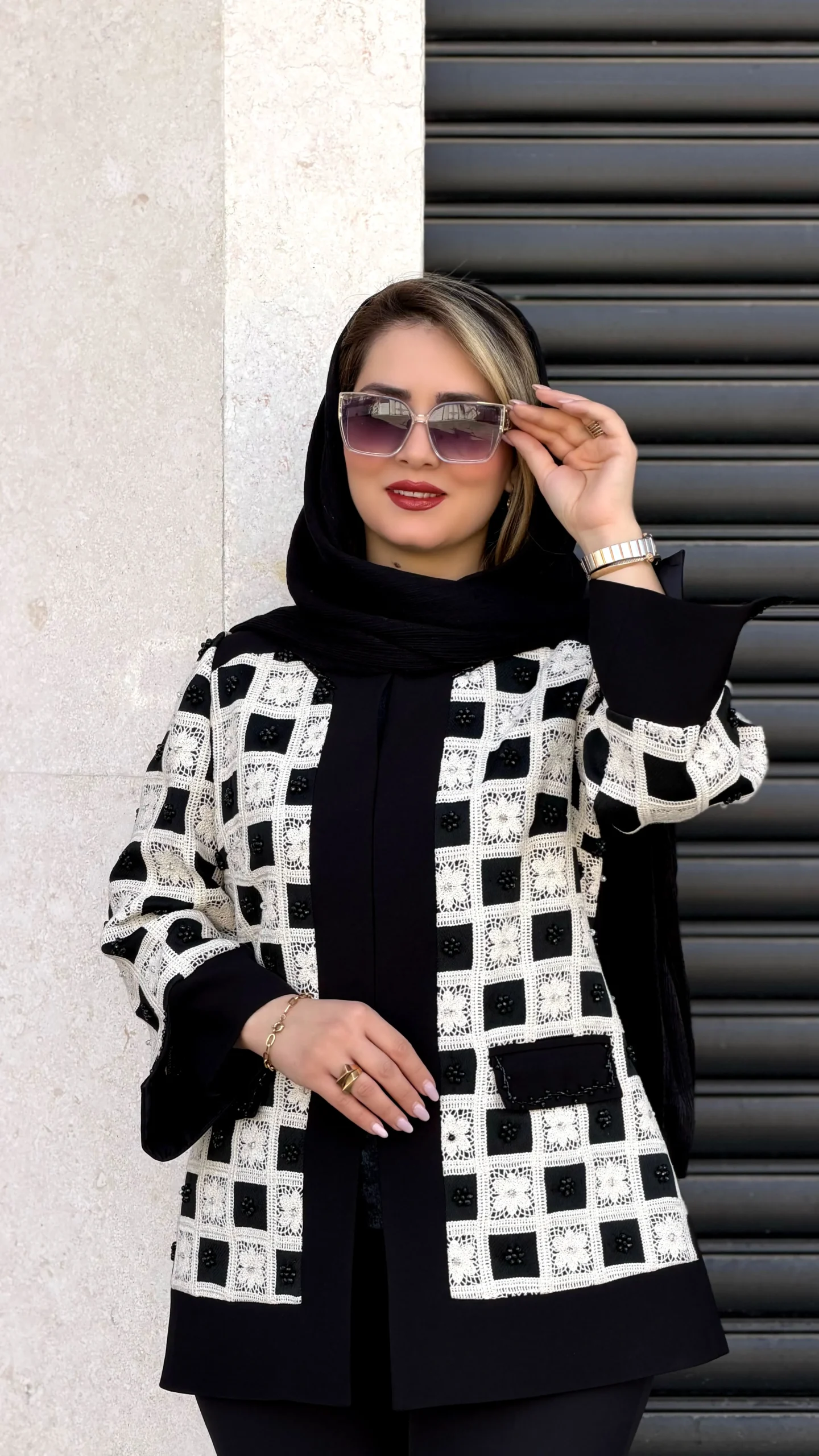 کت قلاب‌بافی همراه با جواهردوزی لوکس