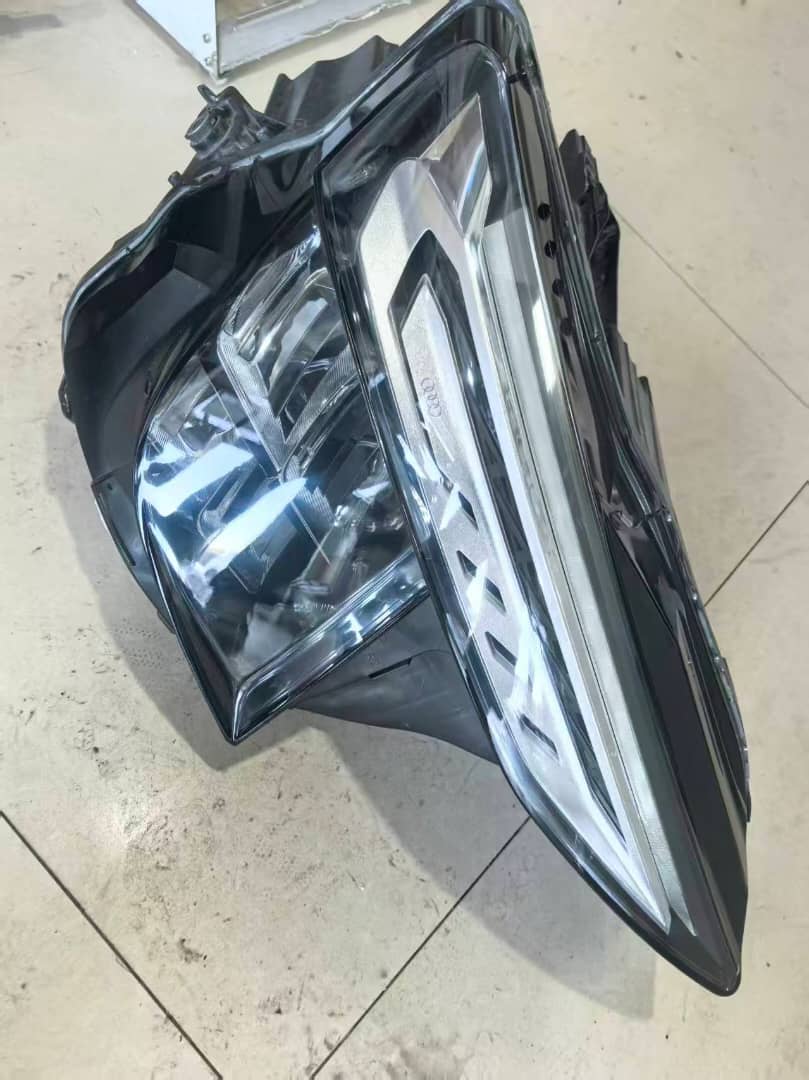 چراغ جلوی آئودی Q5 e-Tron-غیر ماتریکس