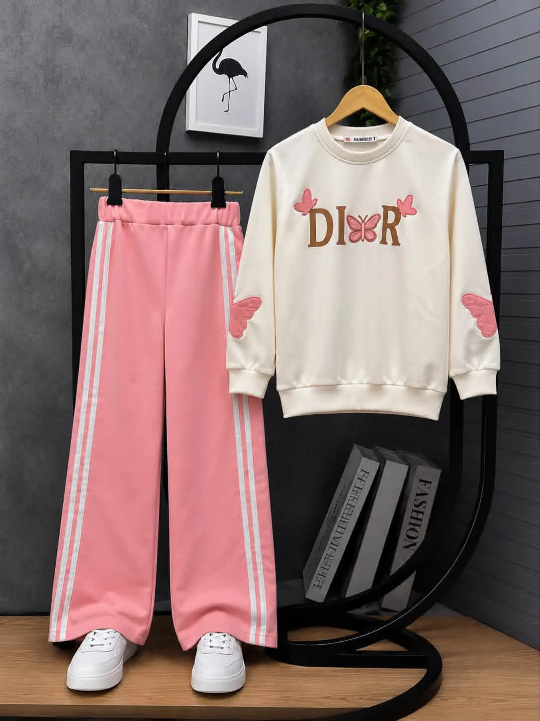 ست بلوز و شلوار دخترانه طرح Dior کد ۱۰۴۴