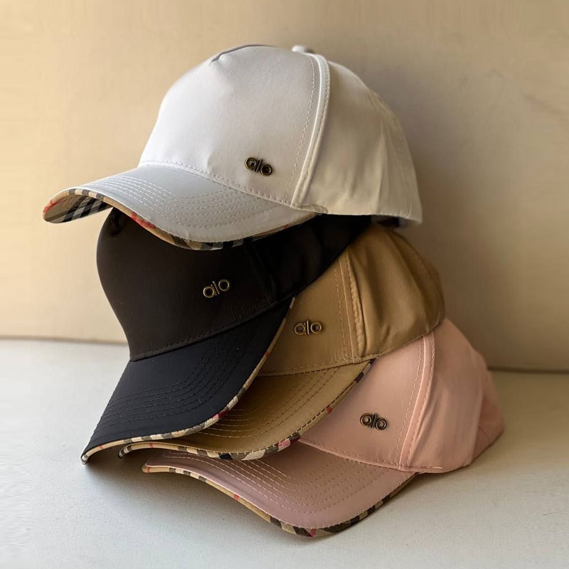 کلاه بیسبالی زنانه مدل Burberry