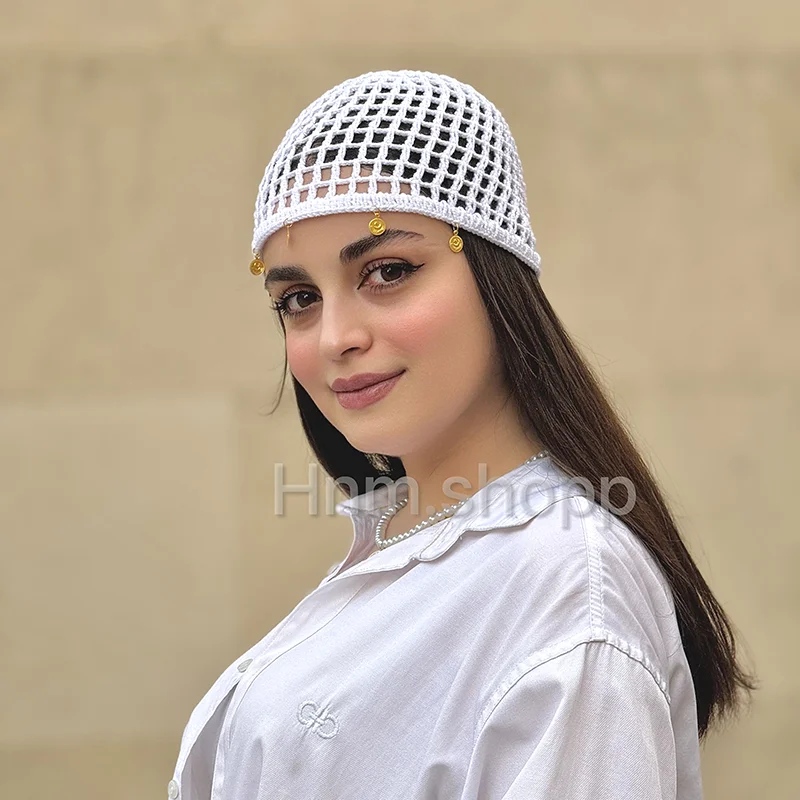 کلاه ساحلی با آویز سکه