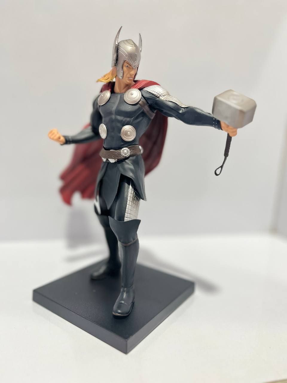 فیگور افسانه‌ای ثور THOR