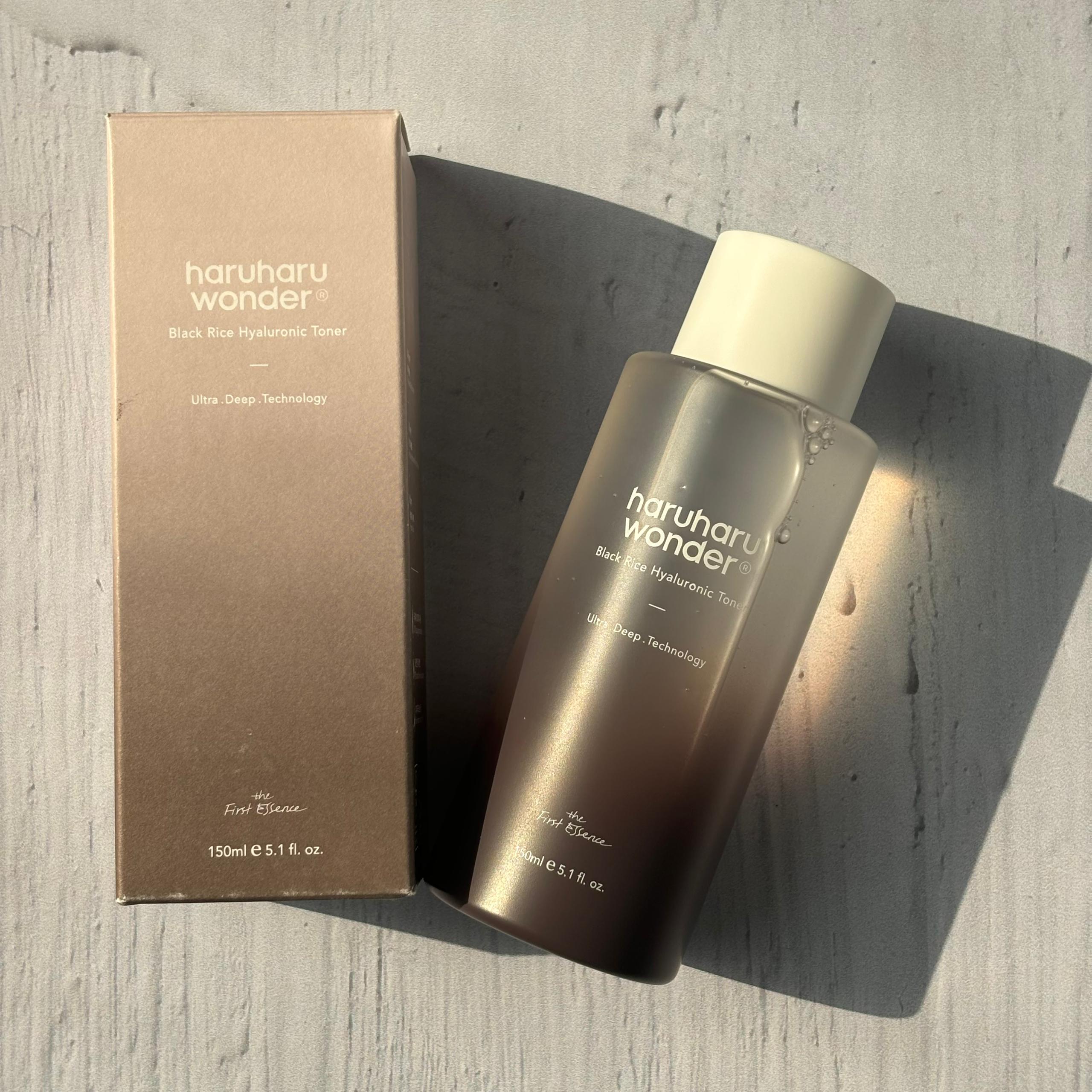 تونر آبرسان و مرطوب کننده عمقی برنج سیاه هاروهارو 150 میل Haruharu Wonder Black Rice Hyaluronic Toner Ultra Deep Technology