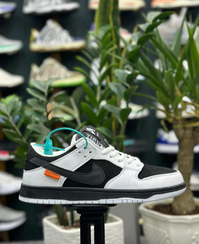 کتونی نایک جردن سایز 41 تا 44 سفید مشکی NIKE JORDAN