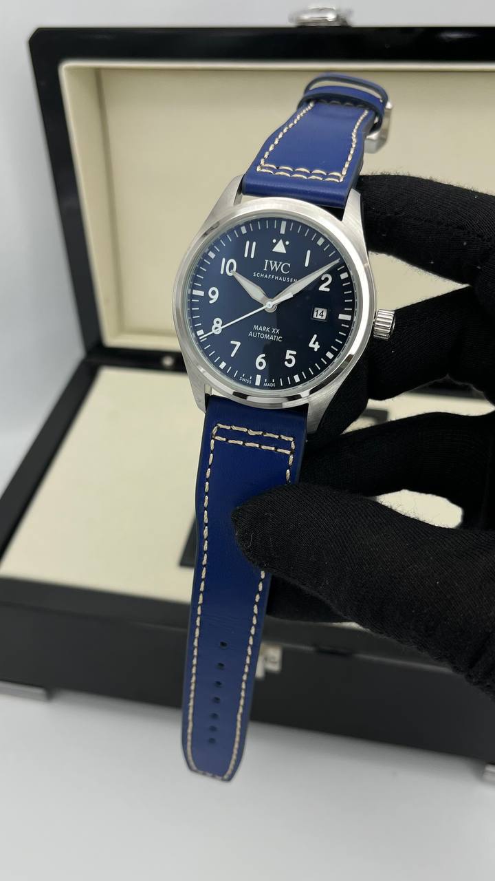 ساعت مچی مردانه ای دبیلو سی(IWC) طرح ساده بند چرمی سرمه ای
