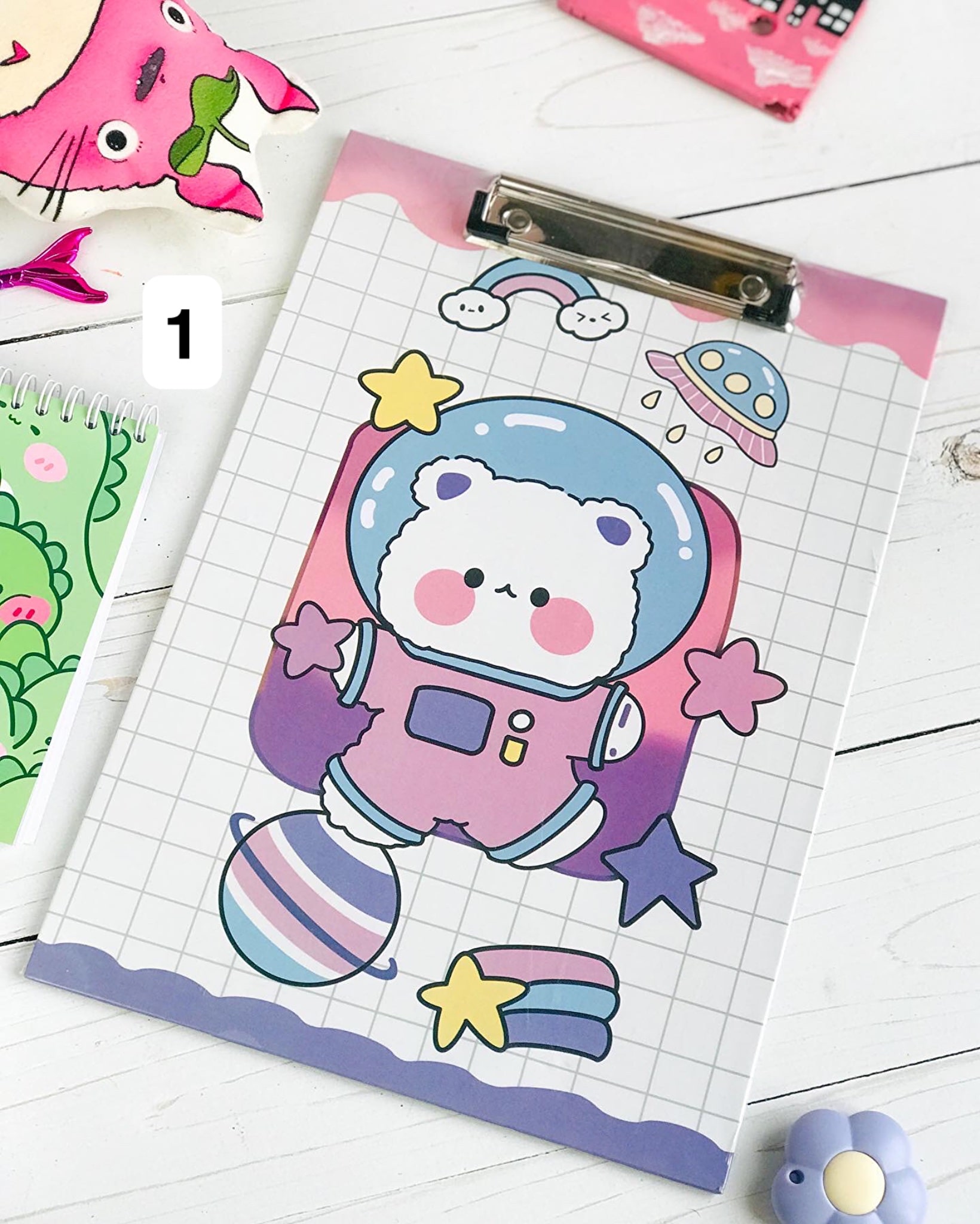 تخته شاسی فضانورد A4