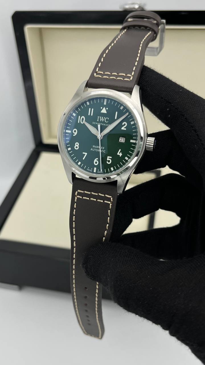 ساعت مچی مردانه ای دبیلو سی(IWC) طرح ساده بند چرمی قهوه ای