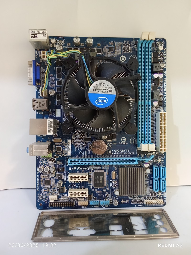 باندل مادربرد گیگابایت مدلGA-H61M-DS2(استوک)